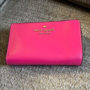 Like New Kate Spade ♠️ Wallet